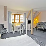 & Wasserschloss 4*
