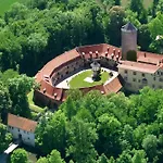 호텔 & Wasserschloss 4*