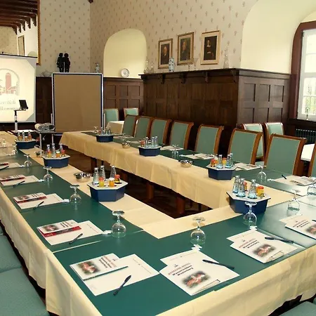 Hotel & Wasserschloss 4*