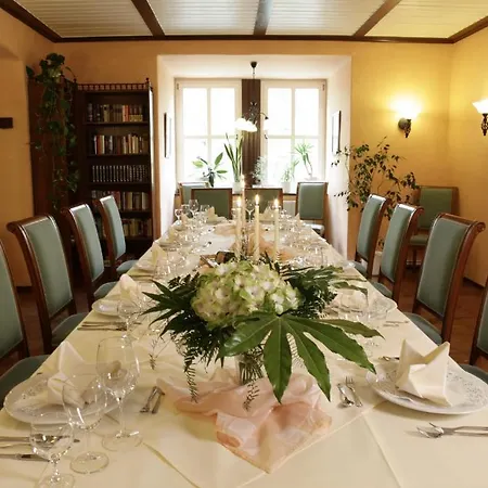 & Wasserschloss Hotel 4*