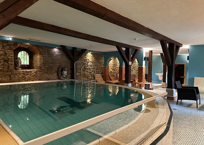 & Wasserschloss Hotel 4*