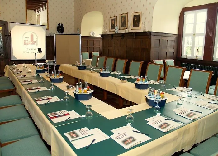 Hotel & Wasserschloss 4*