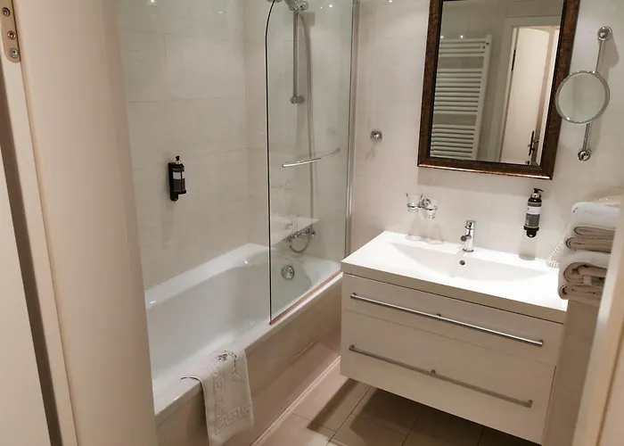 Hotel & Wasserschloss 4*